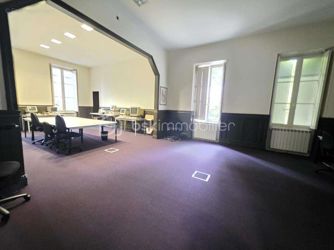 Chateau 32 pieces+dependances - propriete 9 hectares- jardin - photo 12