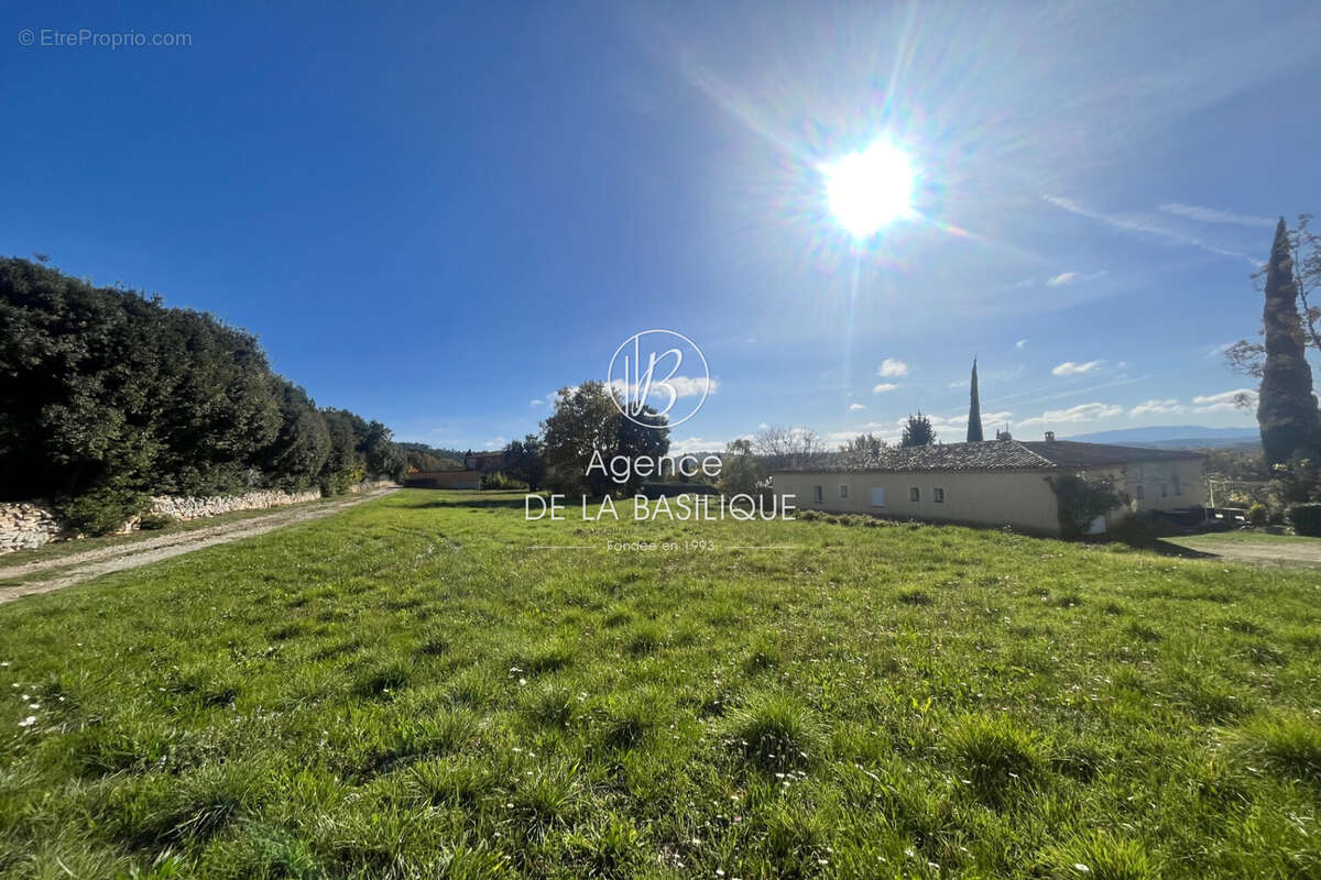 Terrain à BRUE-AURIAC