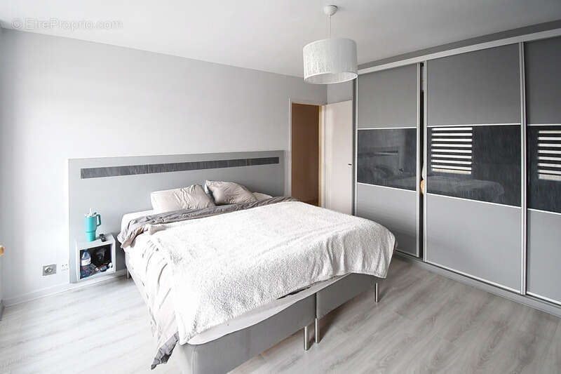 Appartement à LONGLAVILLE