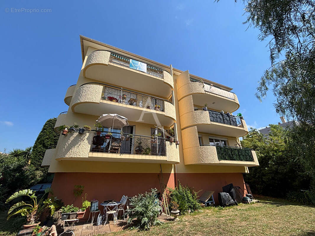 Appartement à LE CANNET