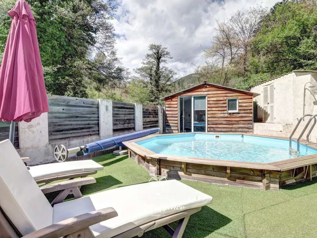Appartement à L'ESCARENE