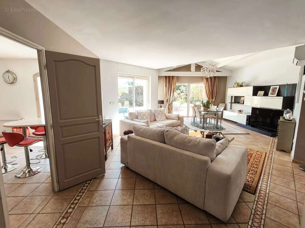 Maison 155 m² à Roquefort-Les-Pins  - photo 12