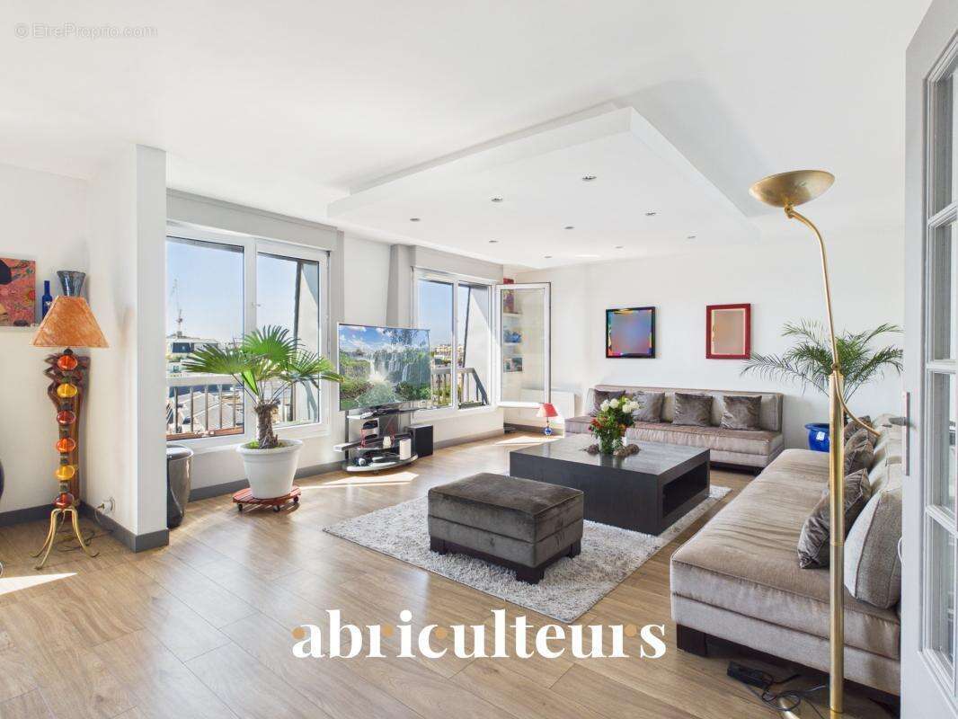 Appartement à CHARENTON-LE-PONT