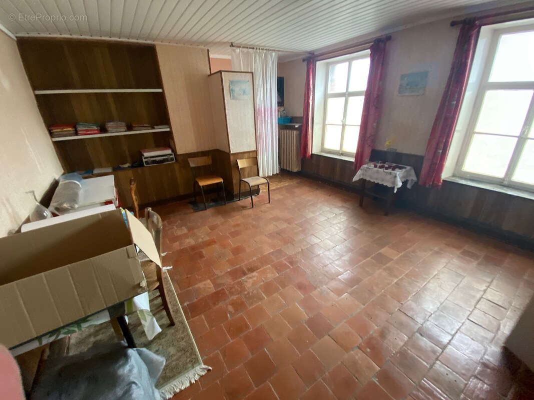 Maison à COUSOLRE