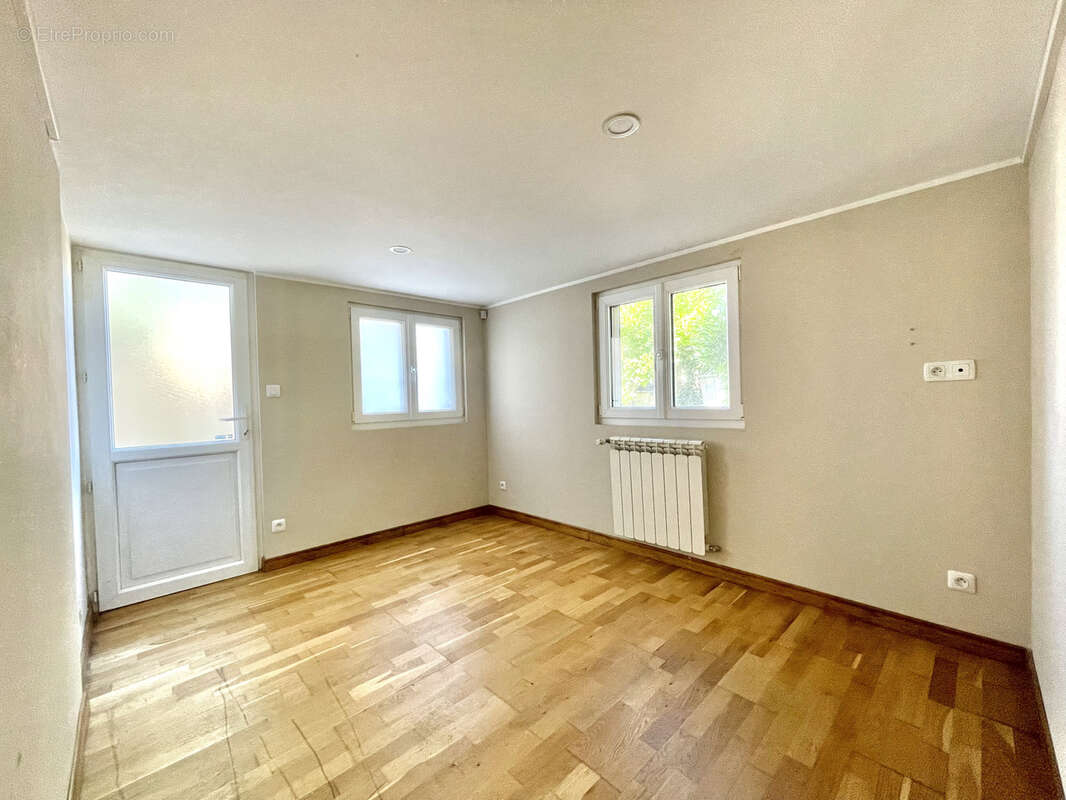 RANVILLE   Maison familiale de 168 m2 avec 5 chambres   Un fort potentiel dans un environnement privilégié - photo 17