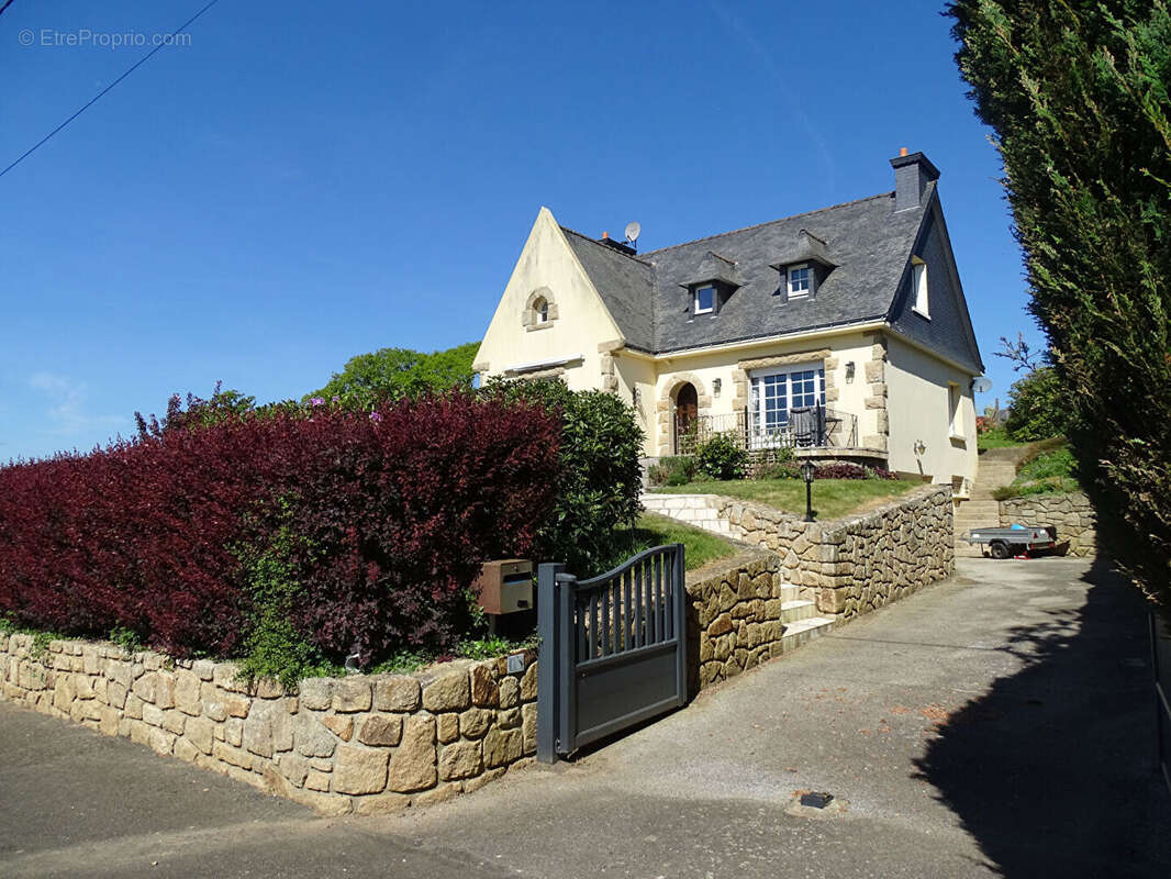 Maison à GOUAREC