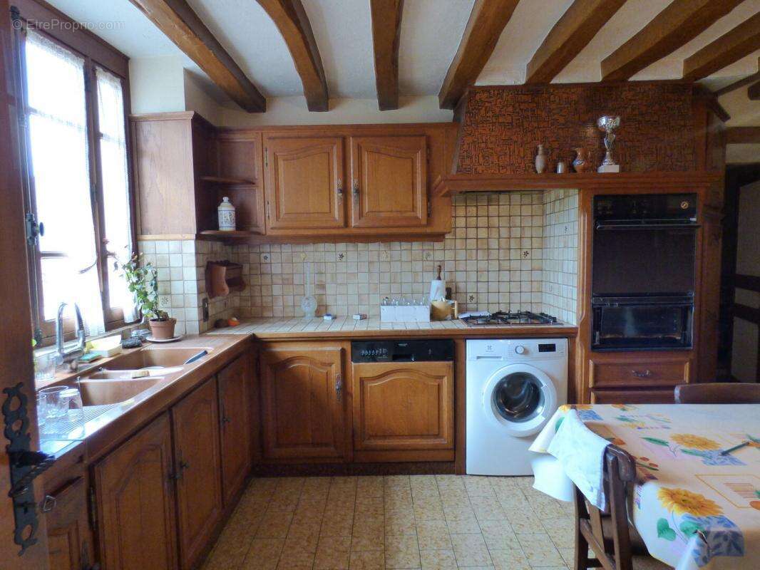 Maison à TREMBLAY-LES-VILLAGES