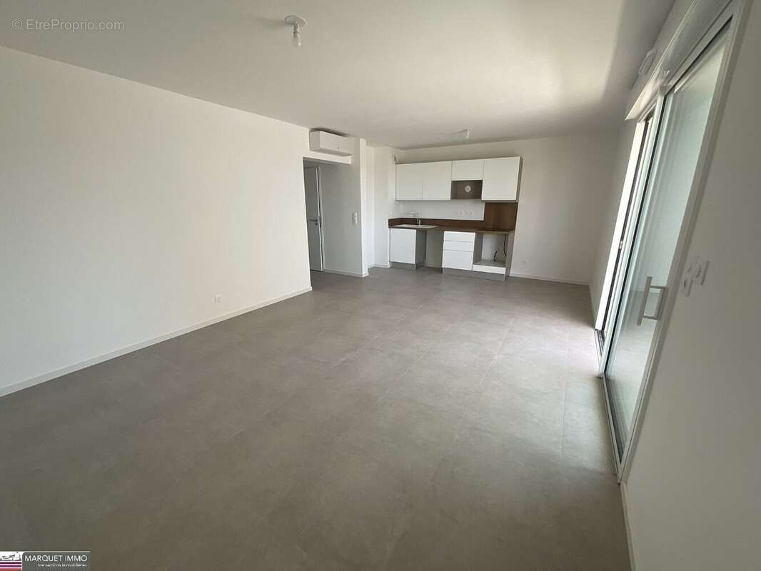 Appartement à SAUVIAN