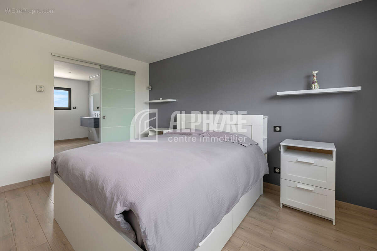 Maison récente Saint-Marc-sur-Mer - 7 pièces - photo 13