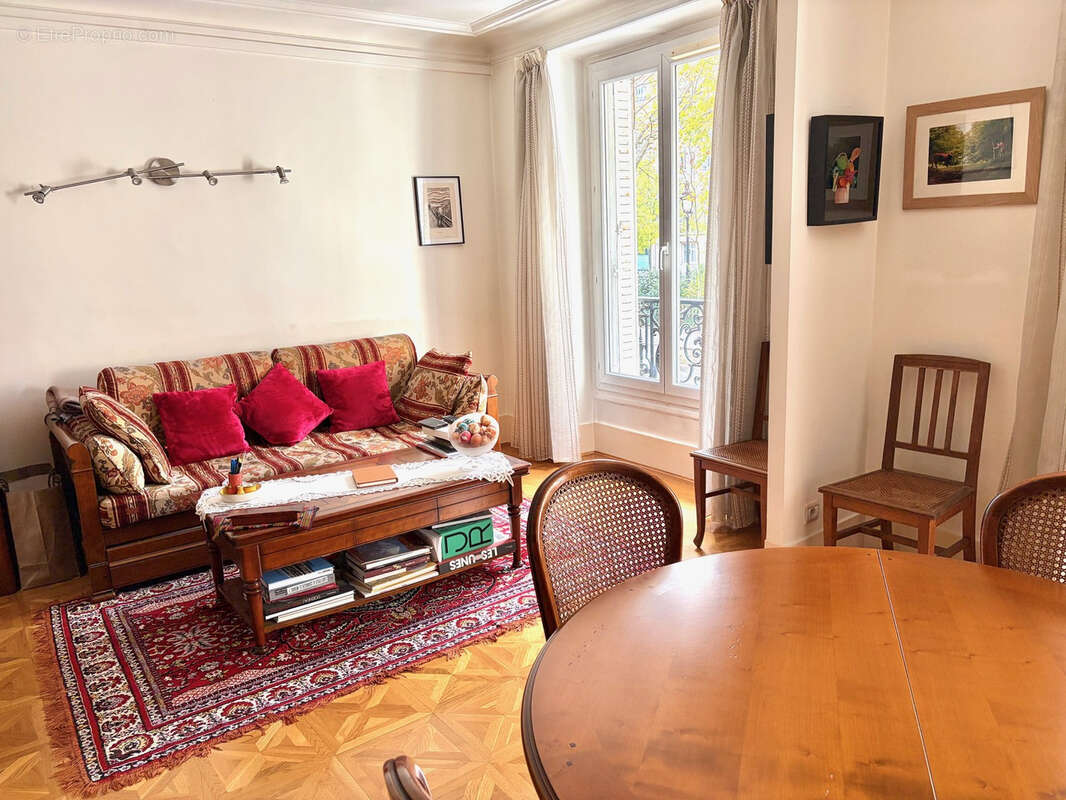 Appartement à PARIS-11E