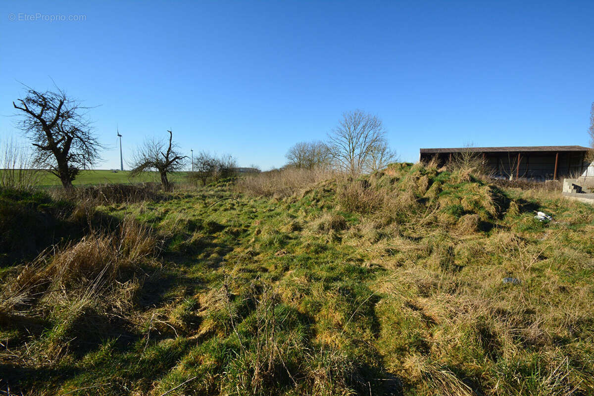 Terrain à BOHAIN-EN-VERMANDOIS
