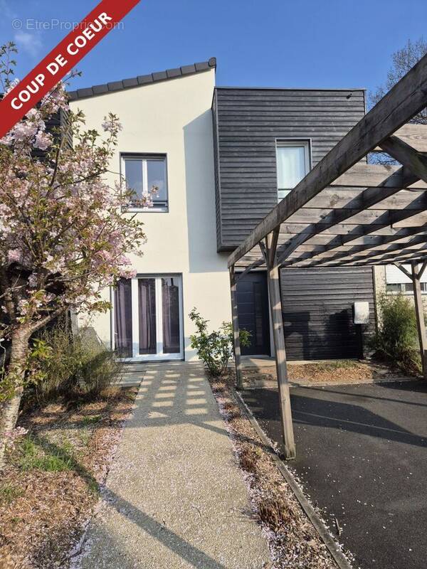 Maison à VERT-SAINT-DENIS