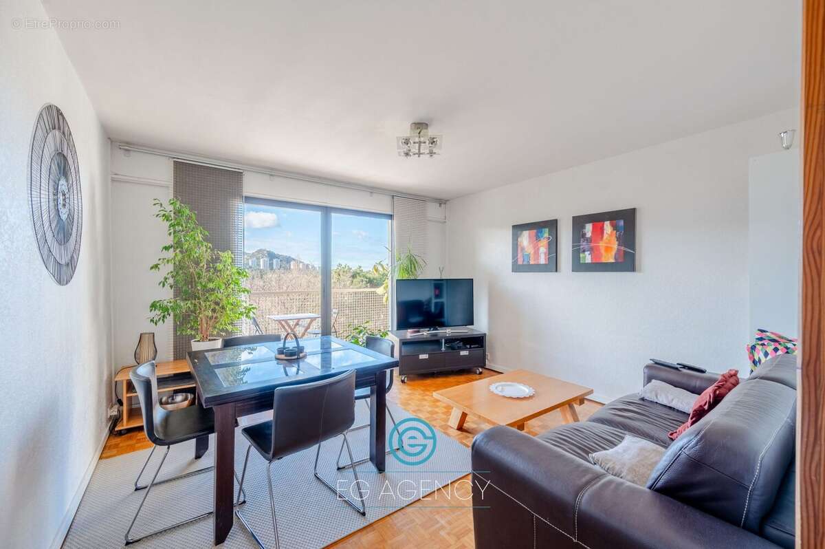 Appartement à MARSEILLE-9E
