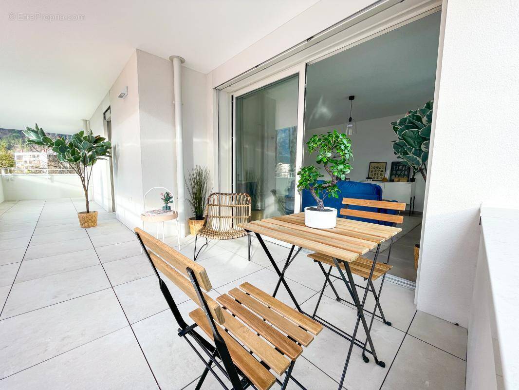 Appartement à MEYLAN