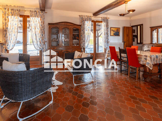 Maison à SAINTE-LIVRADE-SUR-LOT