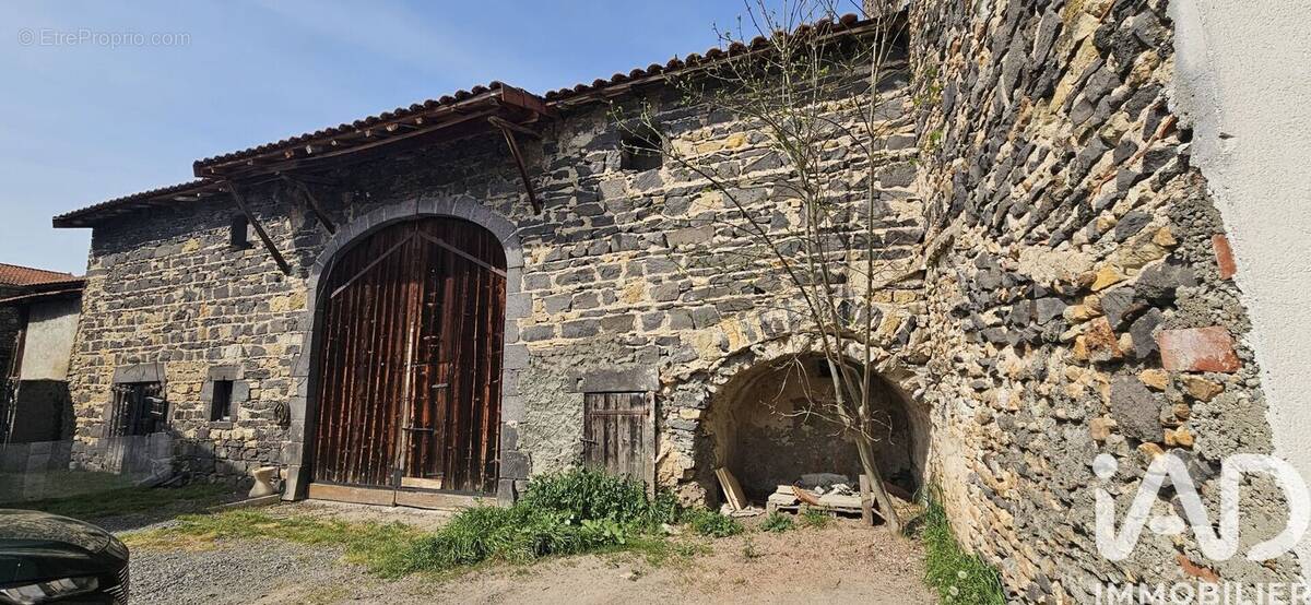 Photo 1 - Maison à SAINT-BONNET-PRES-RIOM