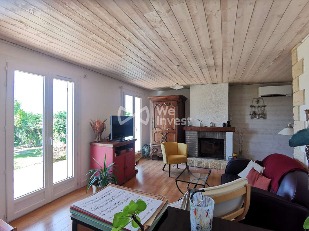 Maison à PRIGNAC-ET-MARCAMPS