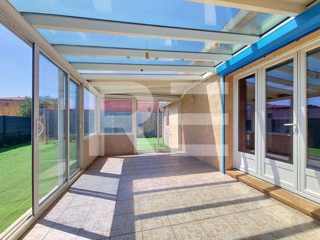 Maison individuelle de 4 chambres avec piscine sur St Chaptes - photo 6