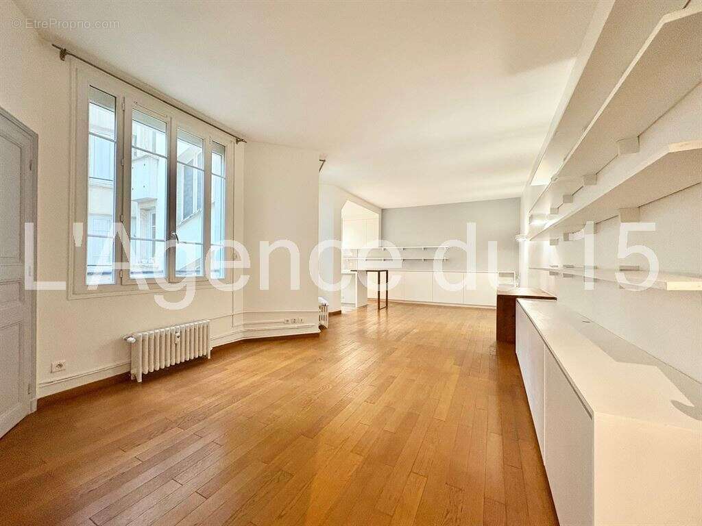 Appartement à PARIS-15E