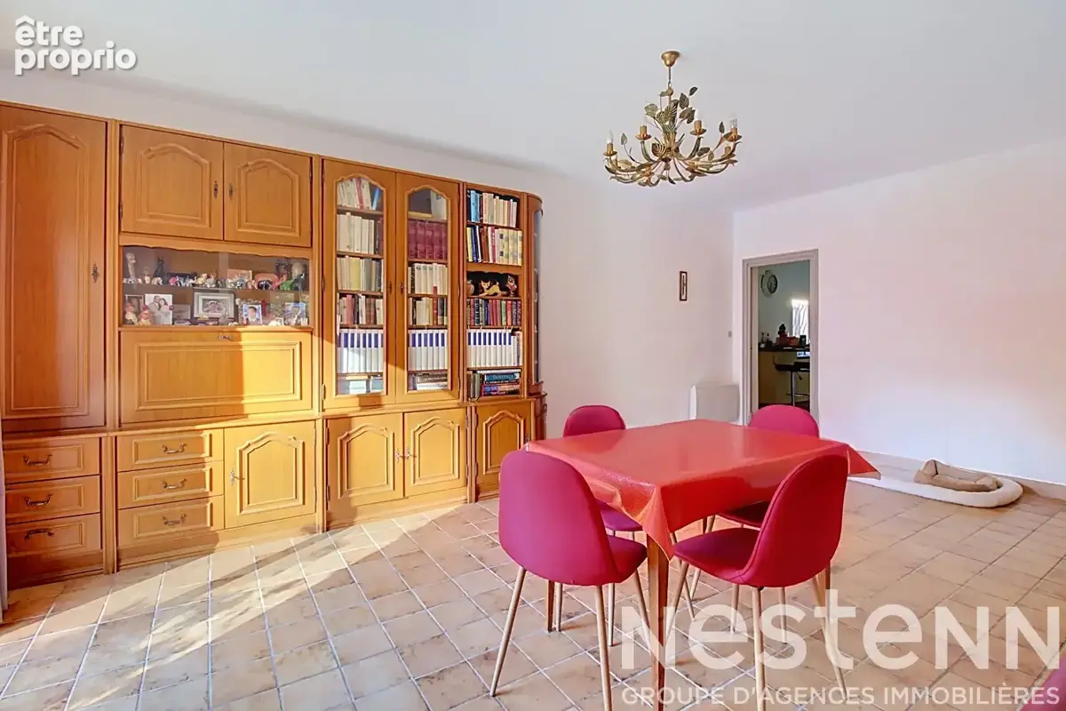 A VENDRE DRAGUIGNAN - Propriété d'environ 240 m² avec deux maisons, studio indépendant, piscine et dépendances sur 3 000 m² de t - photo 13
