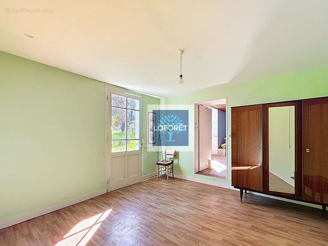 Maison à BARBEZIEUX-SAINT-HILAIRE