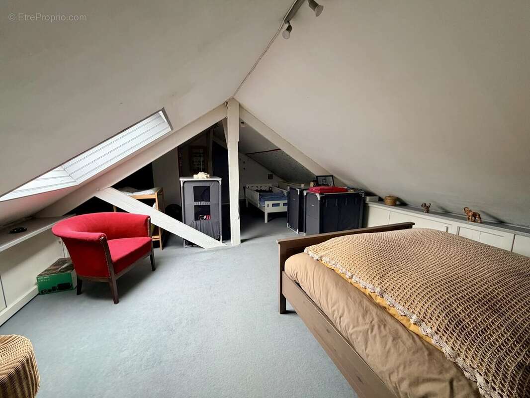 Grande maison dans Bernay - 5-6 chambres - plus de 200m2 d'espace - sous-sol/carport - 808m2 - photo 14