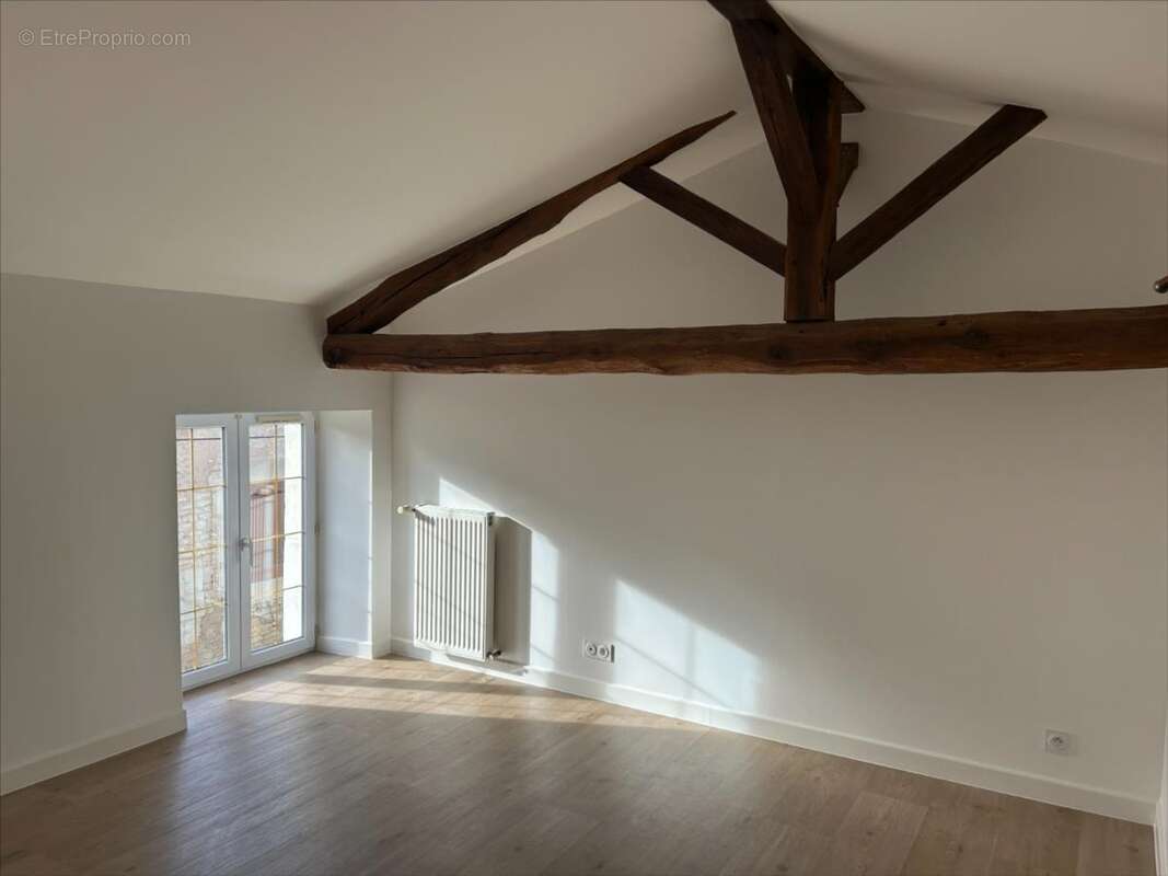 Maison à SAINT-GEORGES-LES-BAILLARGEAUX