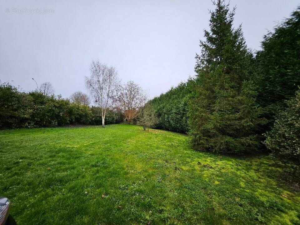 Terrain à SUBLES