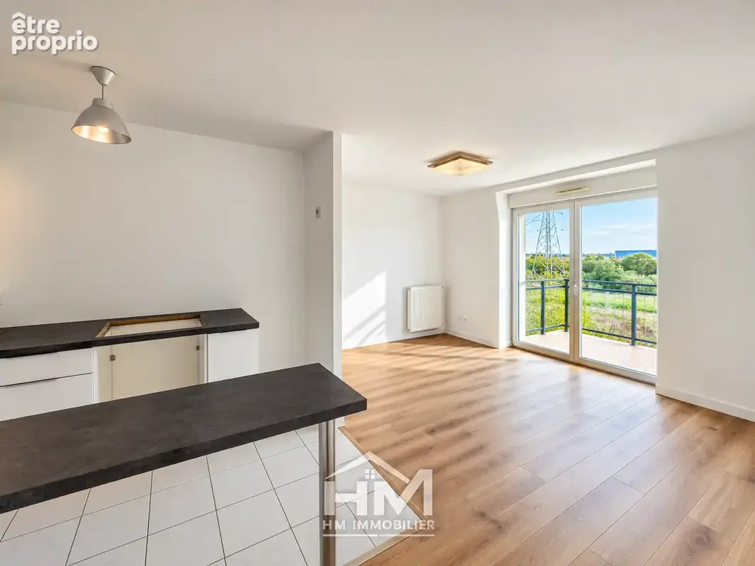 Rue Étienne Dolet  Exclusivité — Appartement en dernier étage avec balcon - photo 4