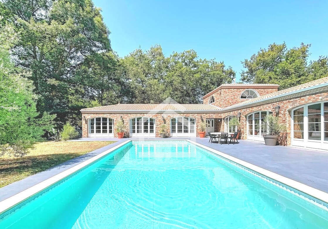 Élégante maison avec dépendance, parc paysager, piscine et au calme - photo 10