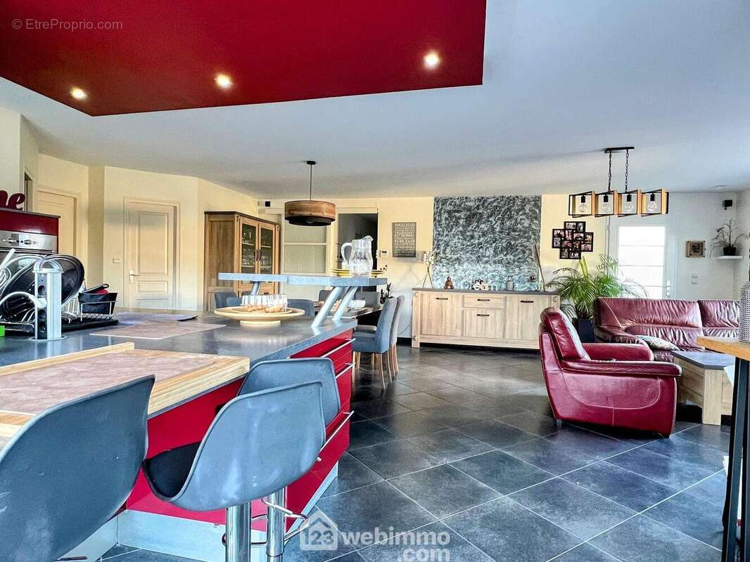 Maison 165 m² à Saint-Martin-Du-Fouilloux  - photo 47