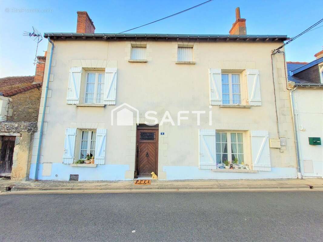Maison 90 m² à Descartes  - photo 3