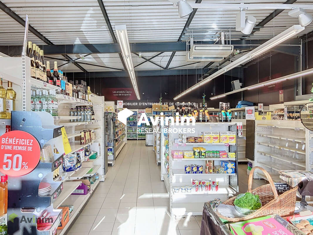 Commerce à FONTAINE-FRANCAISE