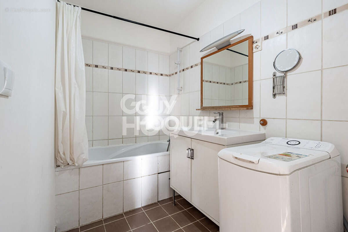 Appartement à LA GARENNE-COLOMBES