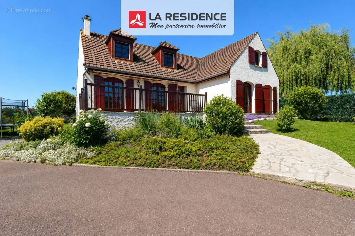 Maison à MAULE