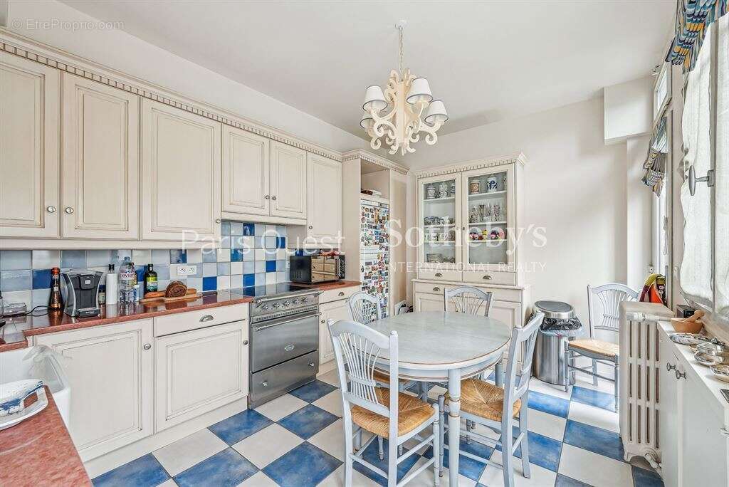 Maison à NEUILLY-SUR-SEINE