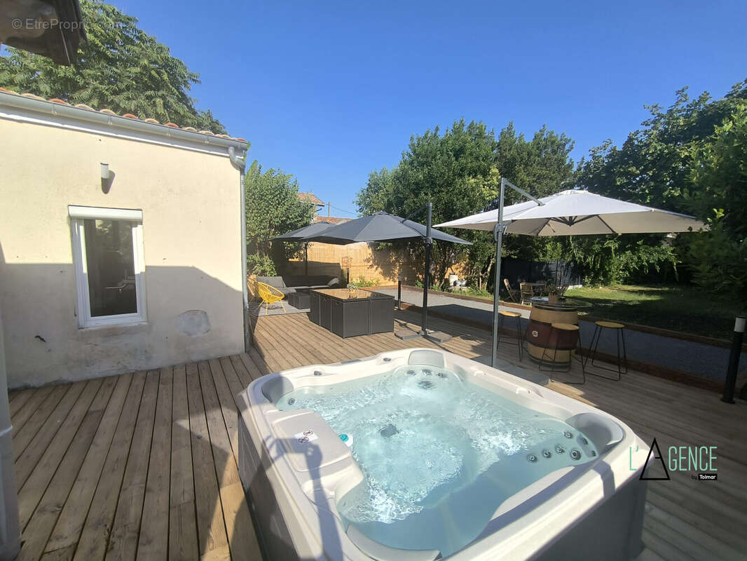 Maison 250 m² à Cantenac  - photo 4