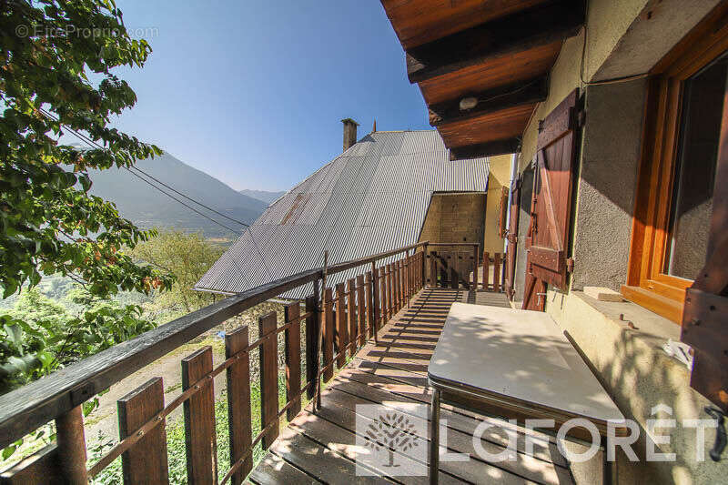 Appartement à CHATEAUROUX-LES-ALPES