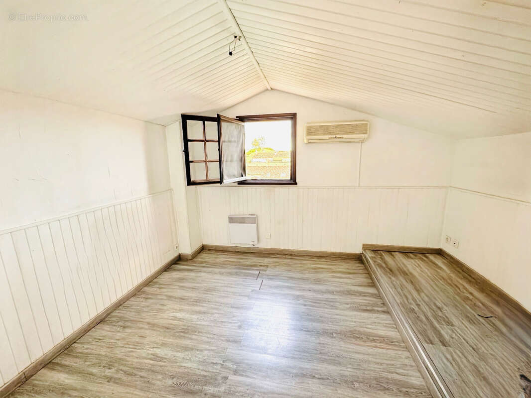 Appartement à LA LONDE-LES-MAURES