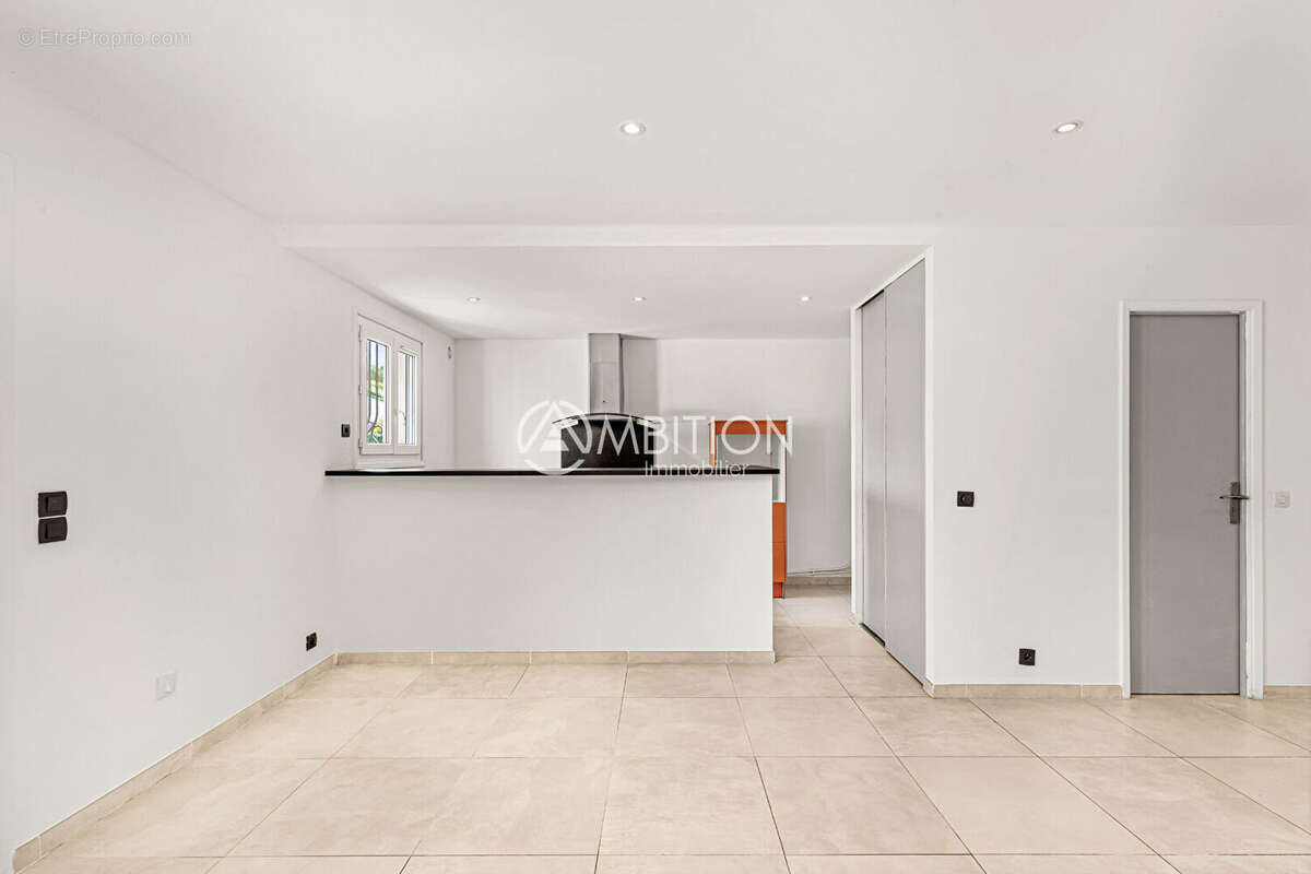 Appartement à PEYMEINADE