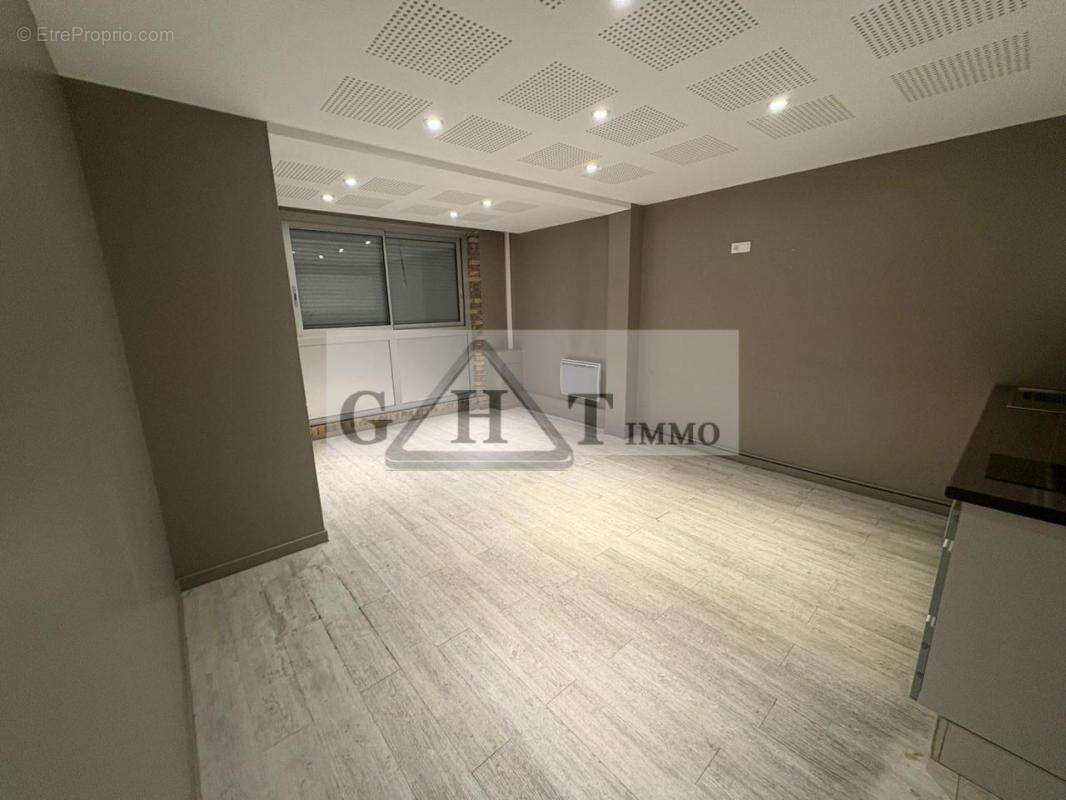 Entrepot bureau 400m² a vaux le penil a la vente - photo 12