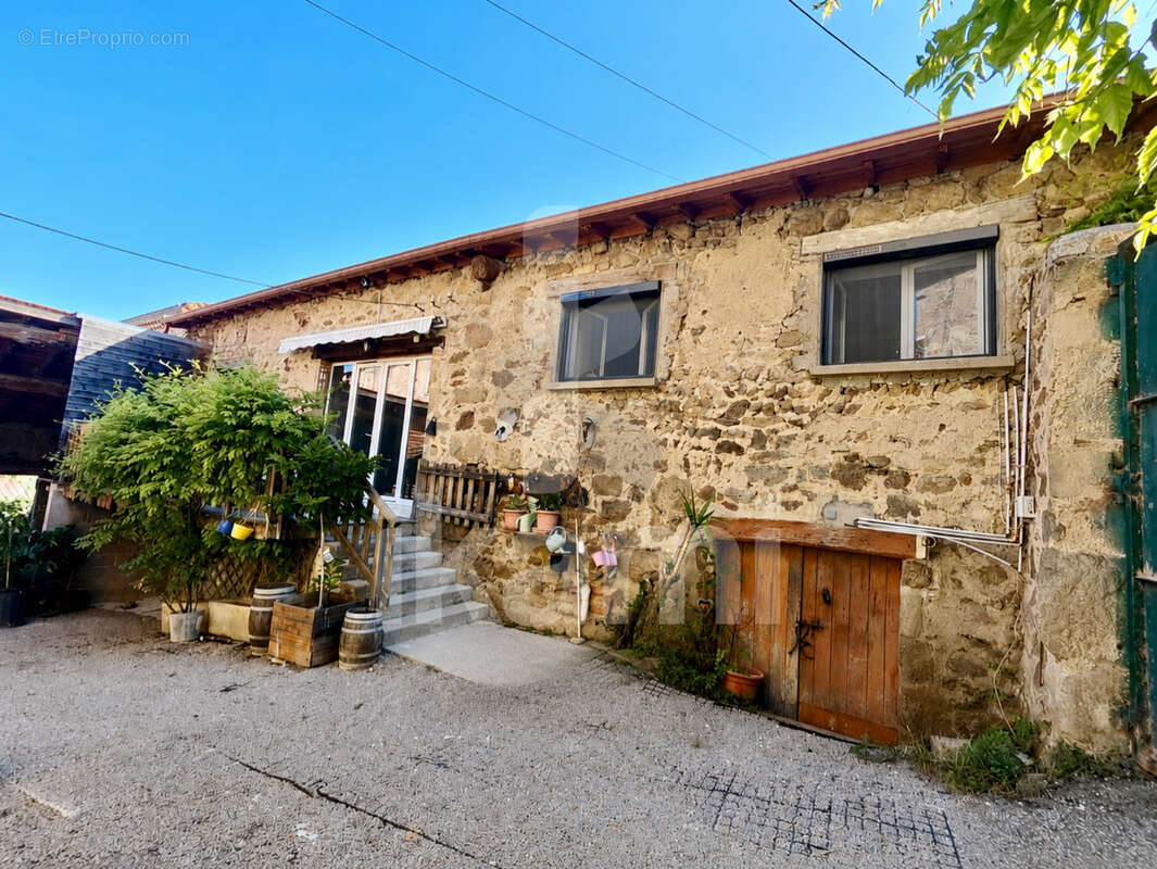 Maison à FELINES