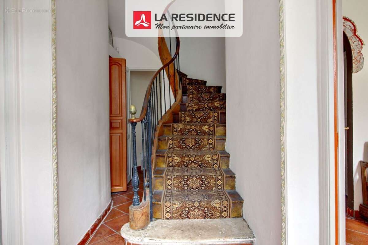 Maison à SAINT-ETIENNE-DU-ROUVRAY