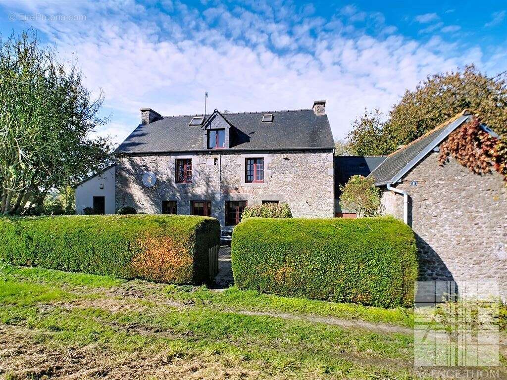 Maison à SAINT-PIERRE-DE-PLESGUEN