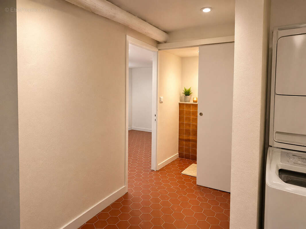 Appartement à MARSEILLE-5E