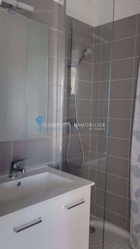 Appartement t4 (2 chambres) climatise, double vitrage, traverant, avec ascenseur, balcon, loggia, cave, parkin - photo 9