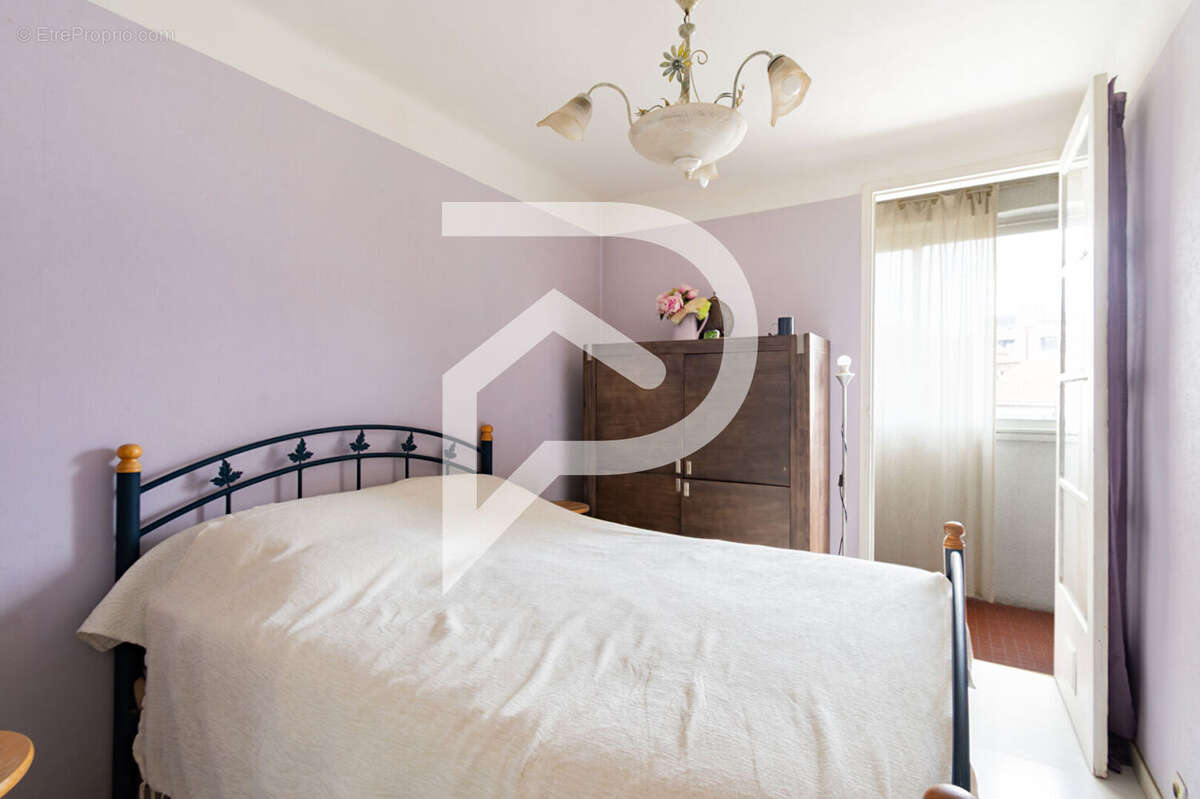 Appartement à MARSEILLE-8E