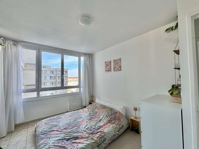 Appartement à AUBERVILLIERS