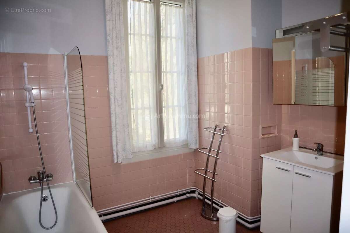 Maison à LA CHARTRE-SUR-LE-LOIR