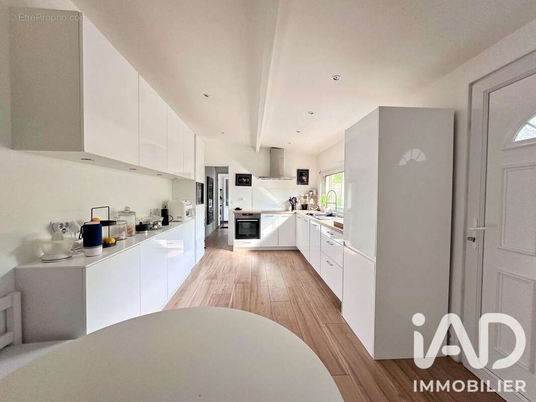 Maison 156 m² à La Brede  - photo 3